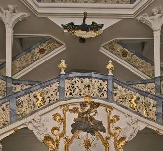 Muschelförmige Ornamente im Treppenhaus von Kloster Schöntal