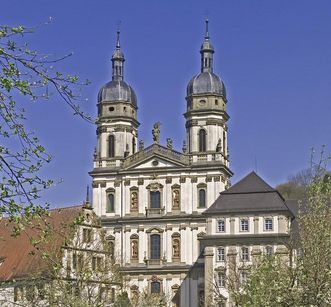 Doppeltürmige Barockkirche von Kloster Schöntal